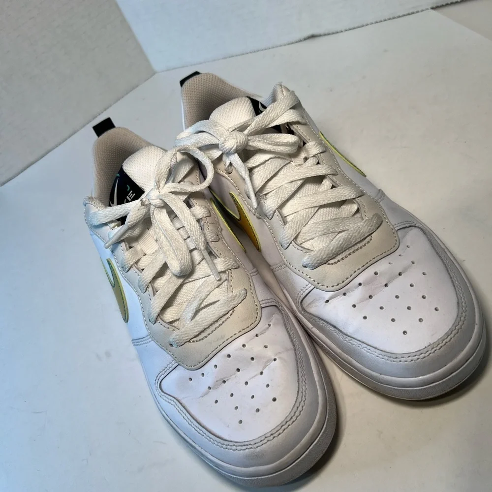 Nike Big Kids Court Borough 2 SE Casual Sneakers